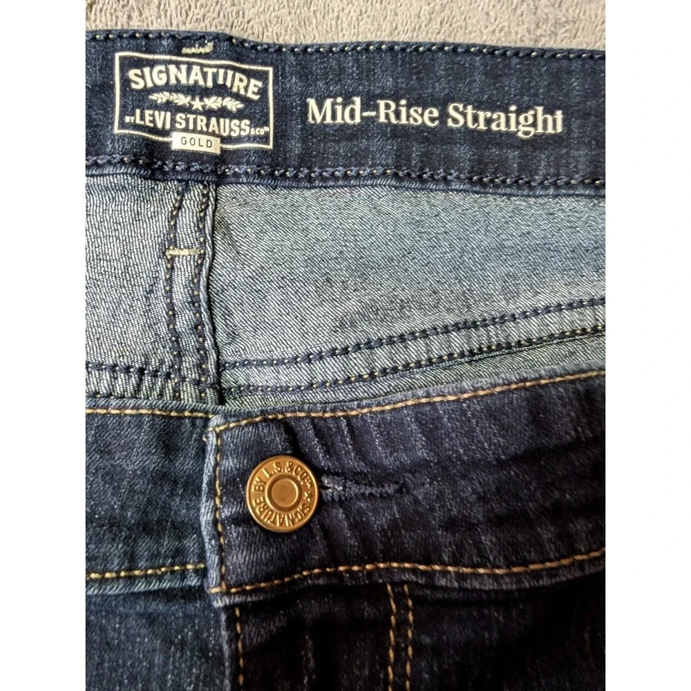 Levi‎ Strauss Signature Women's Mid Rise Straight Jeans Size 26 M 38 X 32